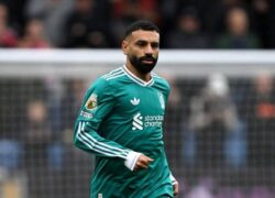 محمد صلاح يقود ليفربول للفوز على بيرنلي ويعتلي صدارة البريميرليج