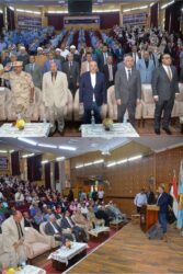 بحضور الطفل المعجزة " أنس " محافظ أسيوط يخصص 100,000ج لمسابقة السيرة والمديح النبوي بجامعة الأزهر .