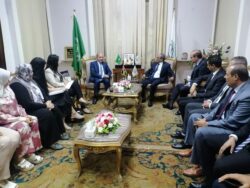 سفير مصر في نيروبي يلتقي بالمديرة التنفيذية لبرنامج الأمم المتحدة للبيئةالتقى السفير حاتم يسرى، سفير جمهورية مصر العربية في نيروبي ومندوب مصر الدائم لدى برنامج الأمم المتحدة