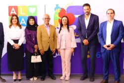 وزيرة التضامن تصطحب وزير الأسرة والتنمية بسنغافورة الي زياره لمستشفى الناس. 