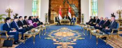 الرئيس السيسي يؤكد وجود آفاق واسعة لتطوير التعاون الاقتصادي  مع سنغافورة