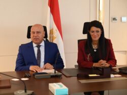 وزير الصناعة يشهد توقيع مذكرة تفاهم بين وزيرة التخطيط وسفير كوريا الجنوبية بالقاهرة. 