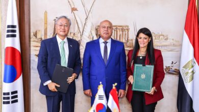 وزير الصناعة يشهد توقيع مذكرة تفاهم بين وزيرة التخطيط وسفير كوريا الجنوبية بالقاهرة.