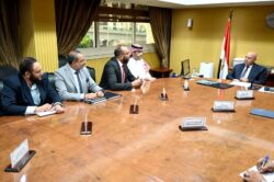 وزير الصناعة يبحث مع مجموعة كنان القابضة السعودية خطة المجموعة لإقامة مجمع صناعي متكامل. 