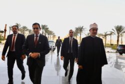 وزير الخارجية يستقبل مفتي الجمهورية لبحث تعزيز التعاون المشترك. 