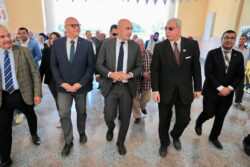 وزير التربية والتعليم ومحافظ القليوبية يفتتحان خمس مدارس بالمحافظة. 