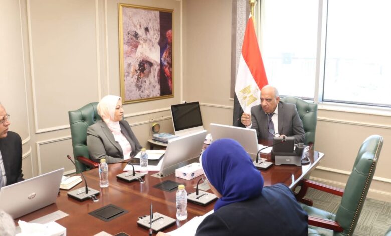 الكهرباء يستعرض مستجدات تنفيذ مشروعات الطاقات الجديدة والمتجددة 
