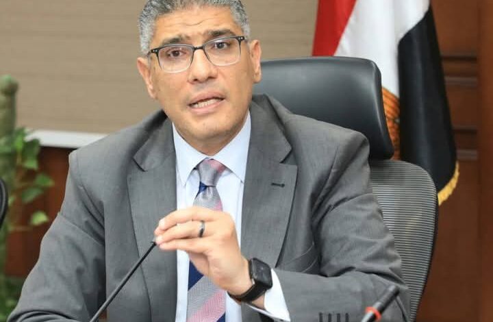 محافظ الجيزة يبحث الموقف التنفيذي للمشروعات القومية