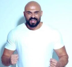 تحديد 30 سبتمبر للنطق بالحكم في دعوى تعويض ضد الفنان أحمد صلاح حسني بسبب حادث تصادم