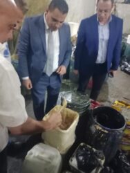 محافظة الجيزة تغلق منشأة غير مرخّصة لإعادة تعبئة الزيوت بأوسيم. 