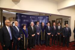 وزيرا التعليم العالي والمالية يشهدان حفل تخريج دفعة جديدة من جامعة أسلسكا