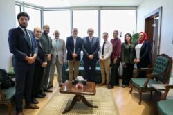 نائب الصحة يجتمع بوفد اللجنة الدولية للاعتماد في مكافحة المضادات الحيوية. 