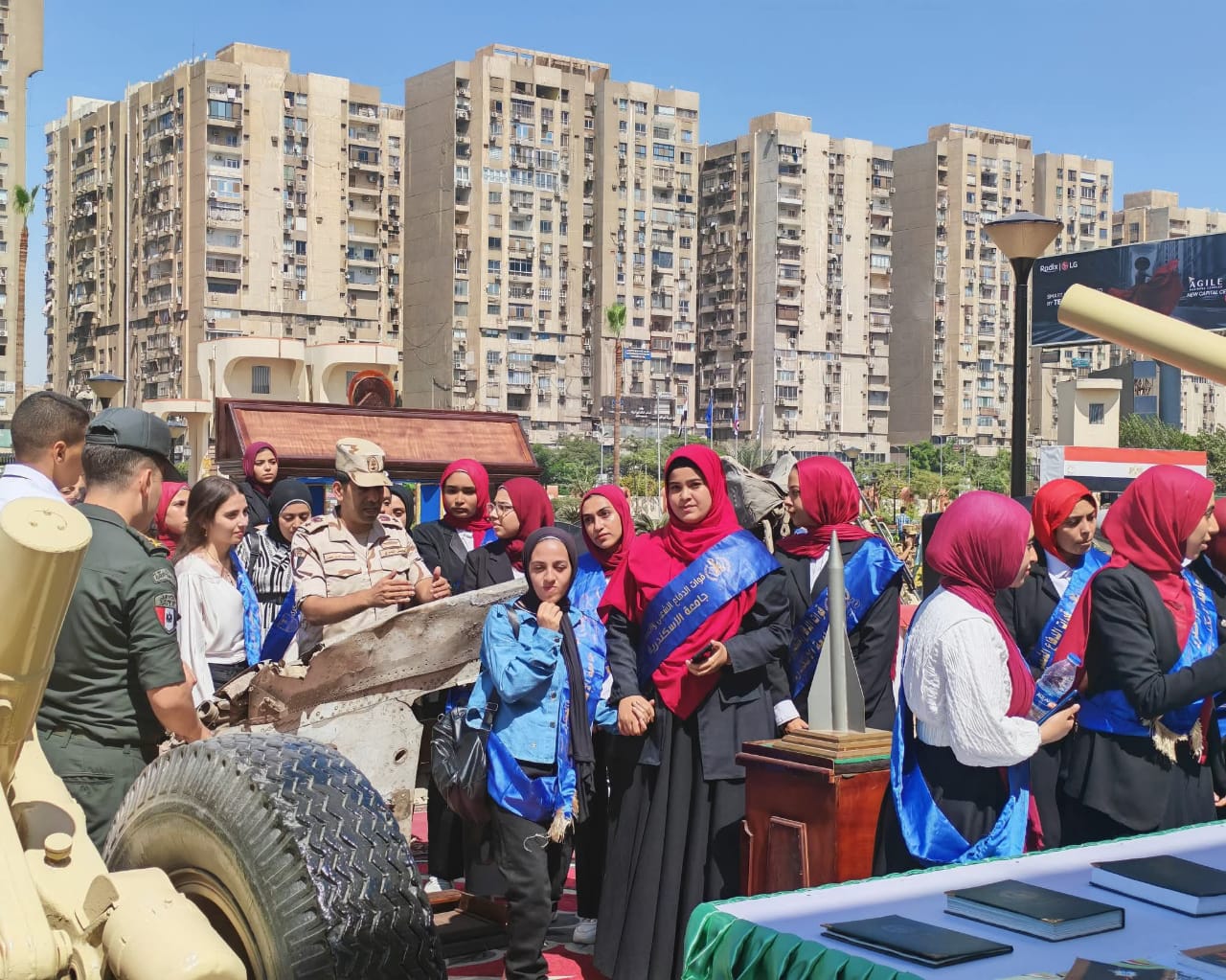 جامعة الإسكندرية تنظم زيارة لطلابها إلى بانوراما حرب أكتوبر لتعزيز الانتماء الوطنى