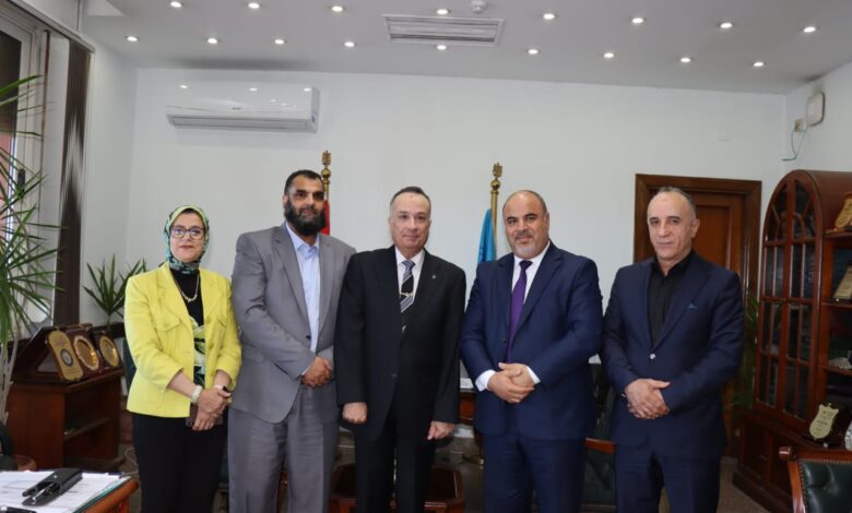 نائب رئيس جامعة الإسكندرية يستقبل وفدًا ليبيًا لبحث التعاون الأكاديمي والبحثى