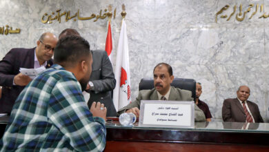 محافظ سوهاج يعقد اللقاء الجماهيري الأسبوعي للاستماع إلى شكاوى وطلبات المواطنين