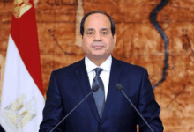الرئيس السيسي يشيد بما تبذله القوات المسلحة