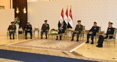 الرئيس السيسي يجتمع مع قادة القوات المسلحة بمناسبة 6 أكتوبر