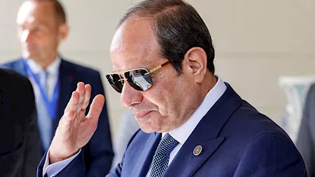 الرئيس السيسي وصل بسلامة الله الي المطار في بروكسل