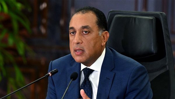 رئيس الوزراء يتلقى مكالمة هاتفية من نظيره الجزائري لبحث العلاقات الثنائية.
