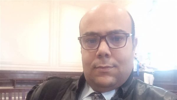 وفاة محامٍ خلال نقل نجله للمستشفى لإنقاذه من الموت