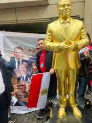  الجالية المصرية قامت بنحت تمثال للرئيس السيسي إحتفاء بجهوده الوطنية