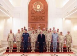 ترأس السيد الرئيس عبد الفتاح السيسى القائد الأعلى للقوات المسلحة اجتماع بالكيان العسكري