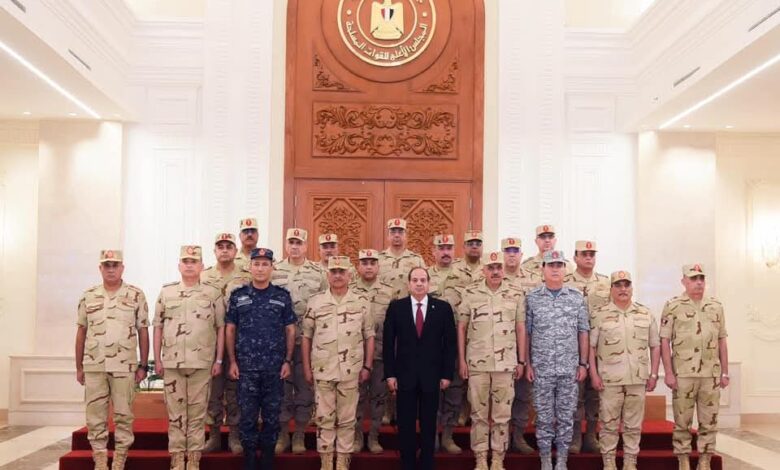 ترأس السيد الرئيس عبد الفتاح السيسى القائد الأعلى للقوات المسلحة اجتماع بالكيان العسكري