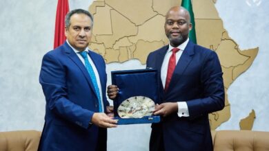 سفير مصر بغانا يبحث مع سكرتير عام منطقة التجارة الحرة القارية الإفريقية سُبل تعزيز التعاون.