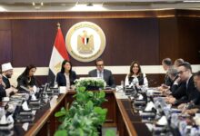 وزير الصحة يترأس الإجتماع الدوري للمجموعة الوزارية للتنمية البشرية ويهنئ الدكتور خالد العناني بفوزه مديرًا عامًا لليونسكو.