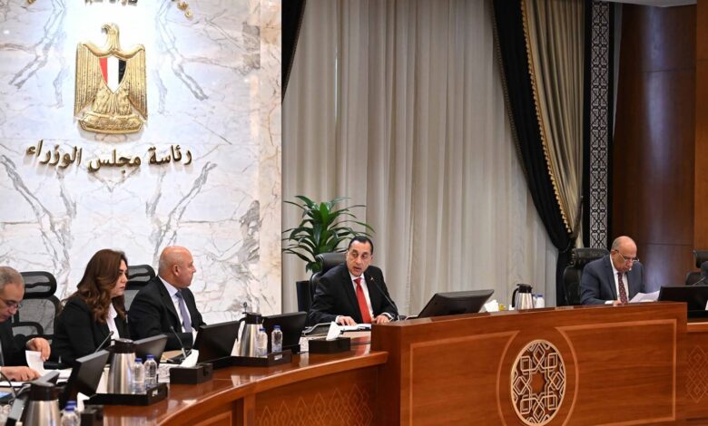 رئيس الوزراء يُتابع جهود تنفيذ الإجراءات الخاصة بخفض الانبعاثات والتحول الأخضر المُستدام. 