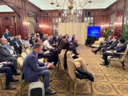 وزير المالية.. في حوار مفتوح مع مستثمرين دوليين ببنك «ستاندرد تشارترد» و«سيتي بنك»