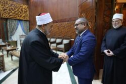 شيخ الأزهر مستعدون لتدريب أئمة المالديف في أكاديمية الأزهر العالمية