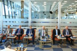 وزير الطيران: المتحف المصري الكبير هدية مصر للعالم ونعمل على مدار الساعة لتقديم تجربة سفر استثنائية للضييوف. 
