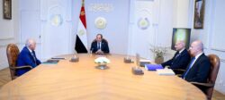 اجتمع السيد الرئيس عبد الفتاح السيسي، اليوم، مع اللواء السيد الغالي رئيس مجلس إدارة صندوق تكريم شهداء وضحايا ومفقودي ومصابي العمليات الحربية.