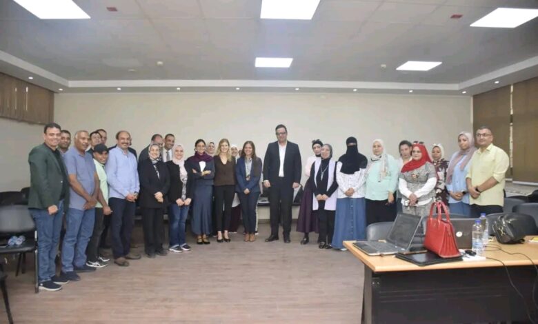 بعثة منظمة التعاون الاقتصادي والتنمية تتفقد أحد تدريبات وزارة الشباب والرياضة.