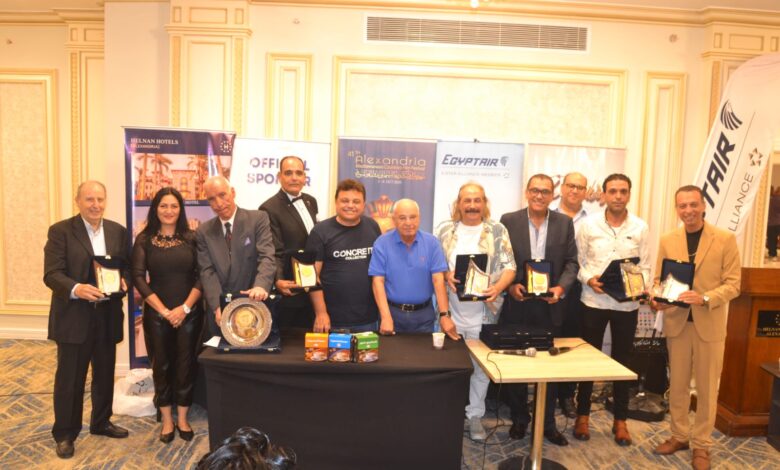 مهرجان الإسكندرية السينمائي الدولي يكرم فناني ومبدعي الإسكندرية.