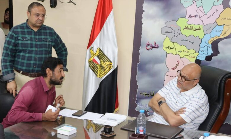 محافظ القليوبية يعقد اللقاء الجماهيري بشبين القناطر لحل مشكلات المواطنين. 