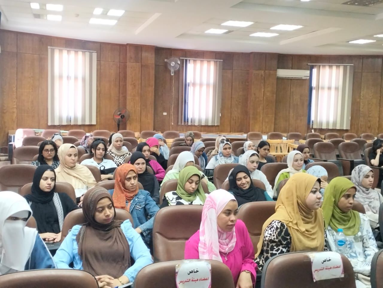 جامعة سوهاج تناقش جهود مصر في مجال الطاقة المتجددة