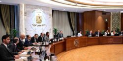 رئيس الوزراء يتابع جهود تعظيم الاستفادة سياحياً من مسار العائلة المقدسة 