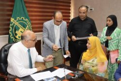 محافظ القليوبية يعقد لقاءه الجماهيري الأسبوعي لحل مشكلات المواطنين ببنها وكفر شكر وطوخ وقها. 