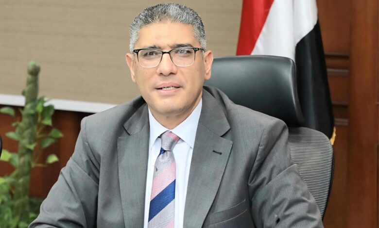 محافظ الجيزة يخصص شاشات عرض كبرى بالميادين لمتابعة افتتاح المتحف المصري