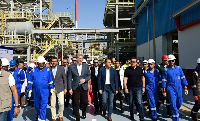 رئيس الوزراء يفتتح مشروع استرجاع الغازات بشركة "النصر للبترول"