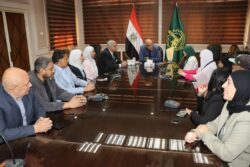 محافظ القليوبية يكرم "بسملة وتغريد" بعد فوزهما في "تحدي القراءة العربي"