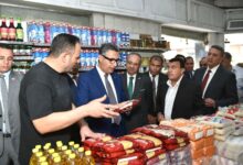 وزير التموين يتغقد مجموعة من الأنشطة التموينية لمتابعة توافر السلع. 