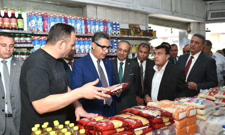 وزير التموين يتغقد مجموعة من الأنشطة التموينية لمتابعة توافر السلع.