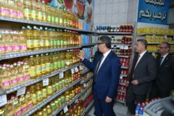 وزير التموين يتفقد مجموعة من الأنشطة التموينية لمتابعة توافر السلع.