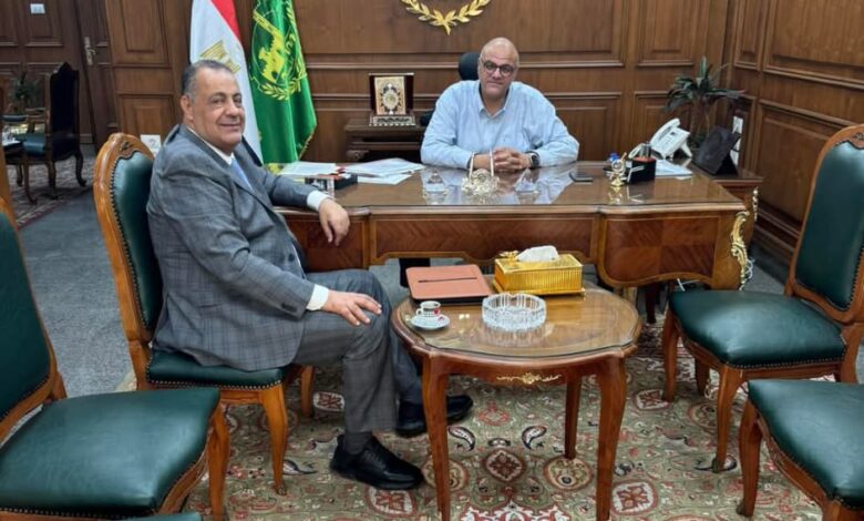 ملفات هامه يضعها النائب فتحي الدسوقي علي طاولة محافظ القليوبية.