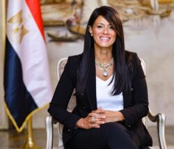 وزارة التخطيط تستعرض مستهدفات قطاع السياحة والآثار بخطة العام المالي 25/2026.