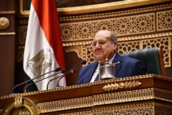 المستشار عبد الوهاب عبد الرازق يودع عمال وقيادات المجلس