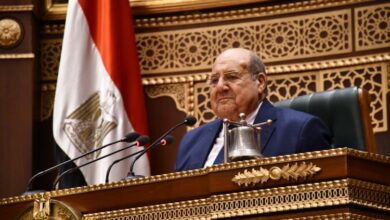المستشار عبد الوهاب عبد الرازق يودع عمال وقيادات المجلس